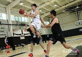 自信出手！布朗尼弧顶接球张手命中加长三分