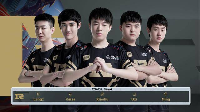 而阿爾巴尼 而阿爾巴尼